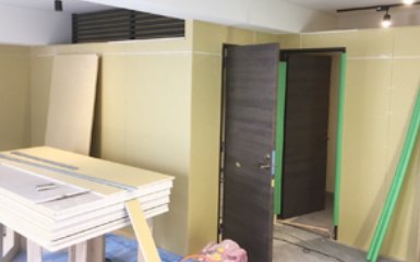 施工中
